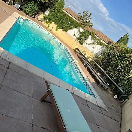 Mediterraneenne Piscine Calme Sans Vis A Vis Villa